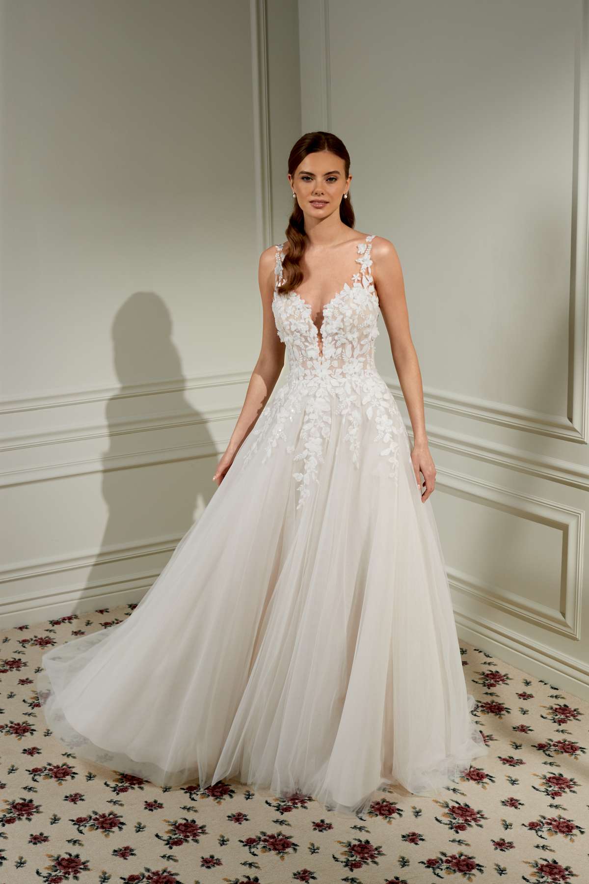 Romantisches A-Linien-Brautkleid mit floraler Spitze
Adore by Justin Alexander Dorothy Romantisches A-Linien-Brautkleid mit floraler Spitze
Adore by Justin Alexander Dorothy