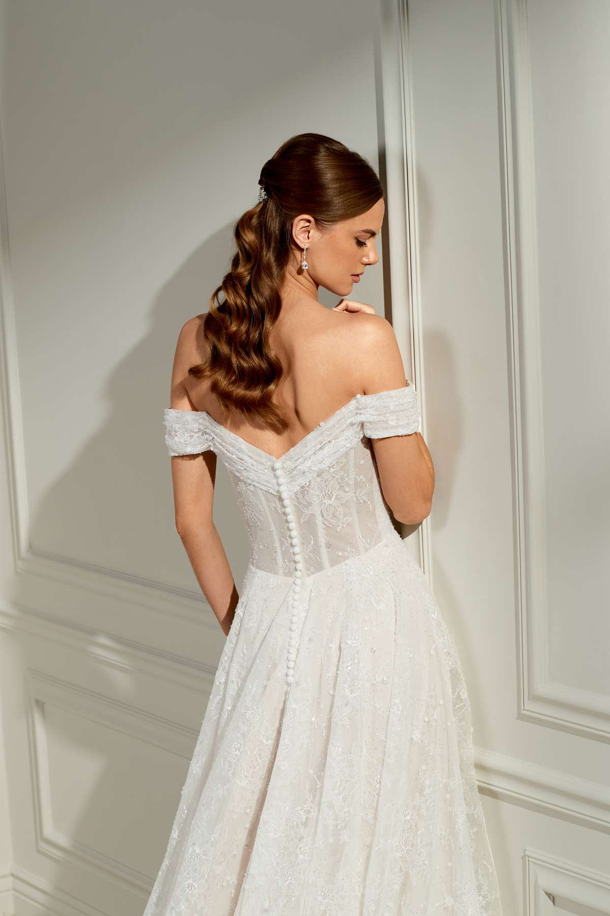 Romantisches A-Linien-Brautkleid mit Chantilly-Spitze und Glitzer Romantisches A-Linien-Brautkleid mit Chantilly-Spitze und Glitzer