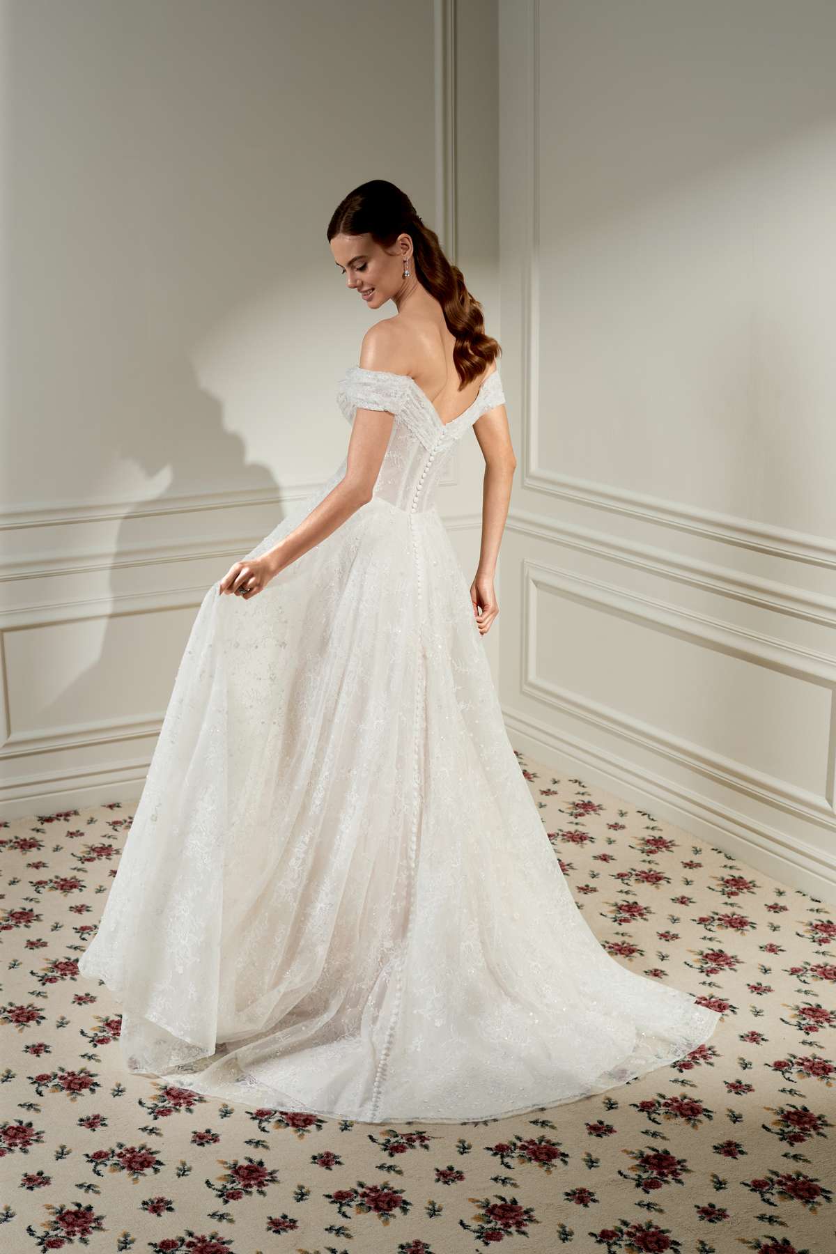 Romantisches A-Linien-Brautkleid mit Chantilly-Spitze und Glitzer Romantisches A-Linien-Brautkleid mit Chantilly-Spitze und Glitzer