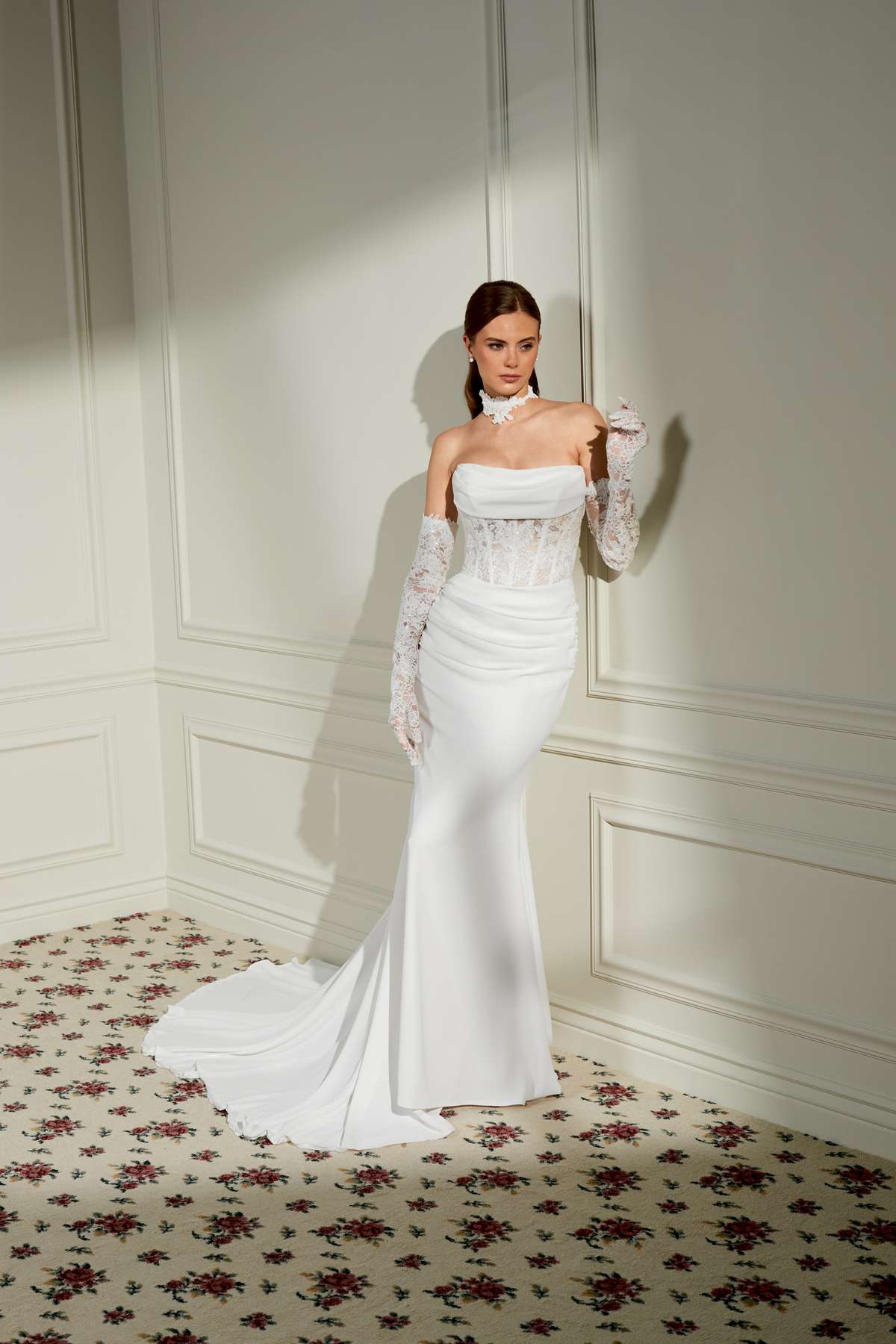 Elegantes Fit and Flare Brautkleid mit Chantilly-Spitze und Raffungen
Adore by Justin Alexander Vera Elegantes Fit and Flare Brautkleid mit Chantilly-Spitze und Raffungen
Adore by Justin Alexander Vera