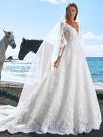Klassisches Prinzessinnen-Brautkleid aus Spitze mit V-Ausschnitt mit langen Ärmeln Pronovias Brautmode 2022 Brautkleider Köln Festtruhe
