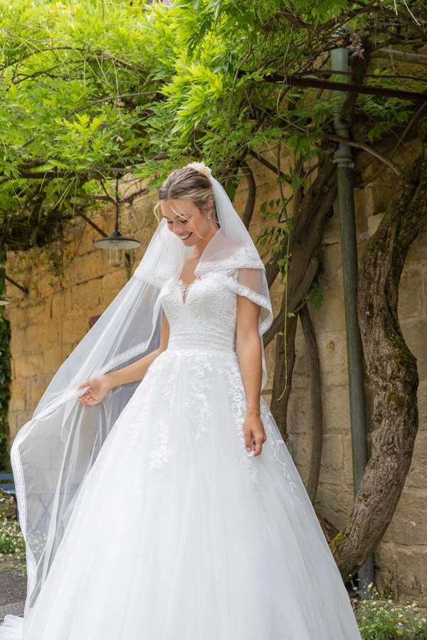 Traumhaftes Brautkleid im Prinzessinen Stil
Eglantine