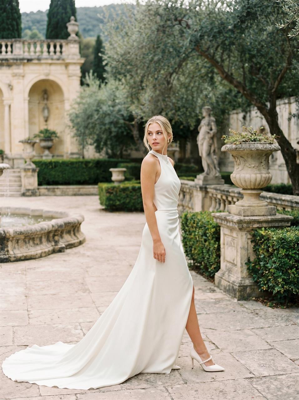 Clean Chic-Brautkleid mit Neckholder und tiefem Rücken&nbsp;
Marylise Alejandra