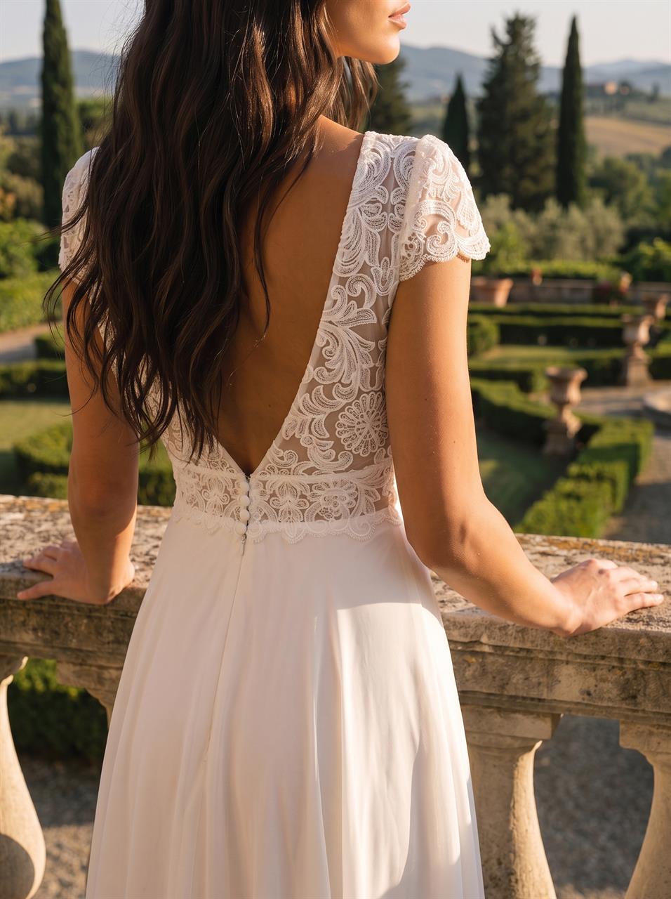 Modernes Vintage-Brautkleid mit Chantilly-Spitze