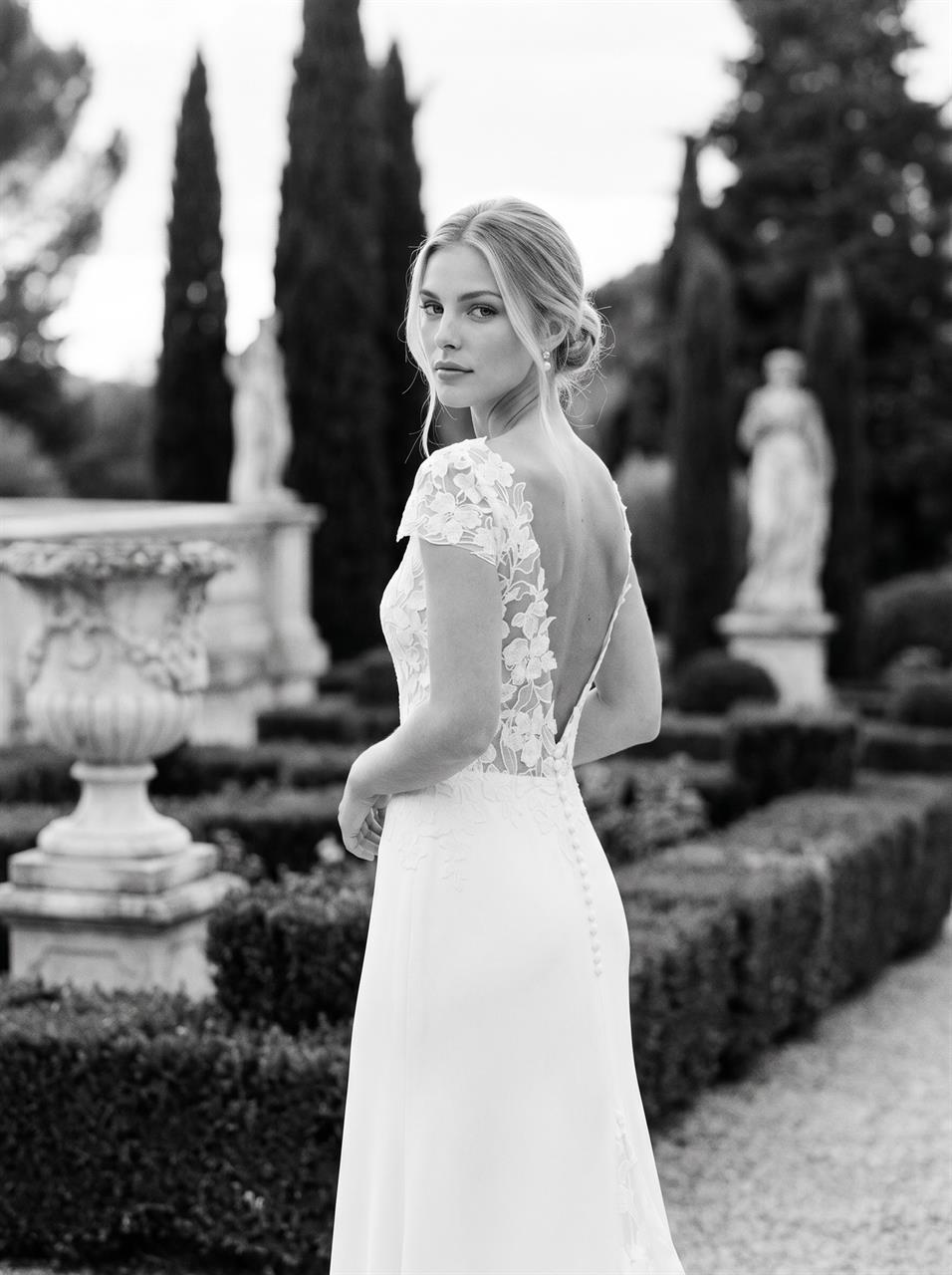 Romantisches Fit and Flare Brautkleid mit floraler Spitze&nbsp;
Marylise Soraya