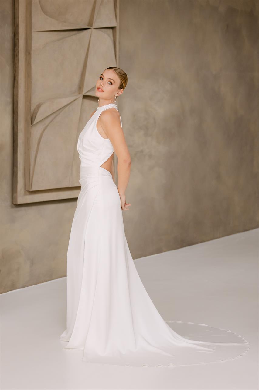 Clean Chic-Brautkleid mit Neckholder und tiefem Rücken Clean Chic-Brautkleid mit Neckholder und tiefem Rücken