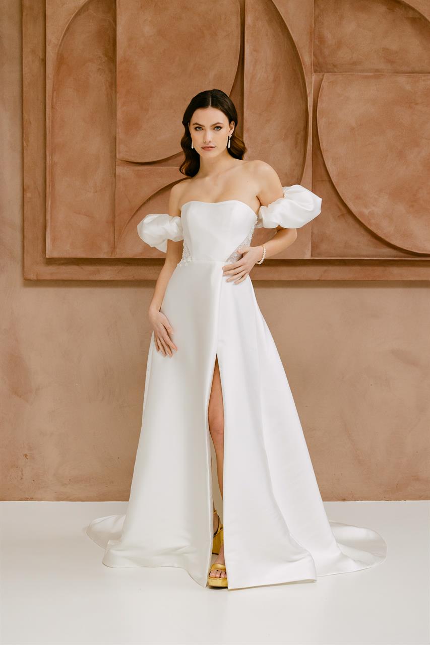 Elegantes Mikado Brautkleid im A-Linien-Schnitt mit 3-D-Blüten
Marylise Esperanza