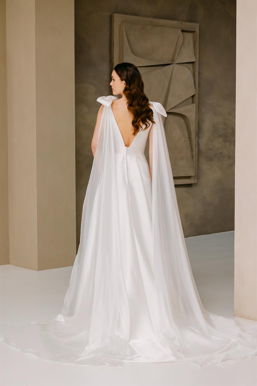 Cleanes Mikado Brautkleid mit Schleifen Cleanes Mikado Brautkleid mit Schleifen
