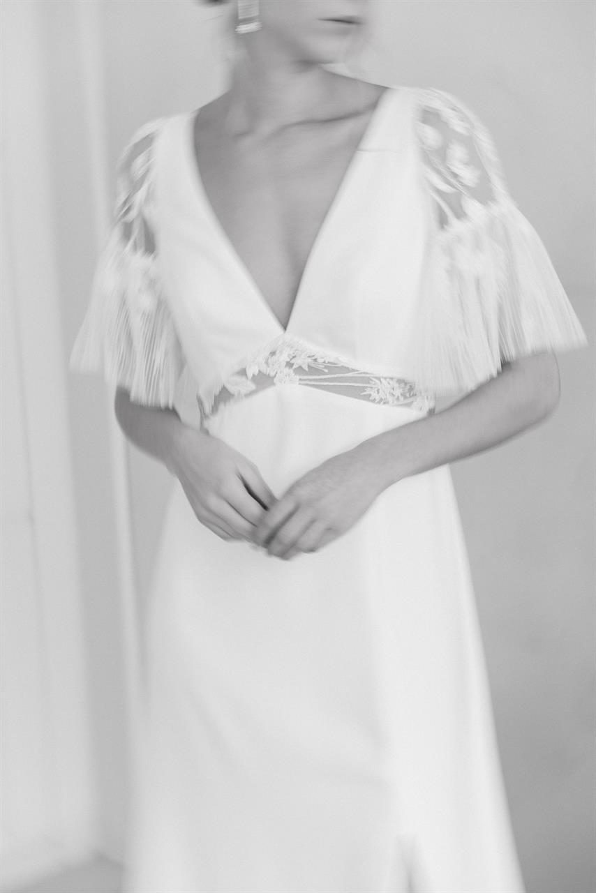 Minimalistisches Empire-Brautkleid im modernen Boho-Look