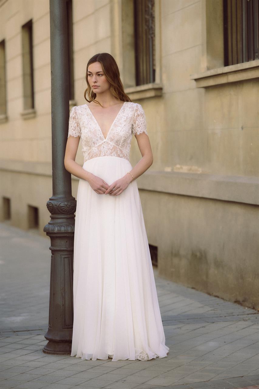 Modernes Vintage-Brautkleid mit Chantilly-Spitze Modernes Vintage-Brautkleid mit Chantilly-Spitze