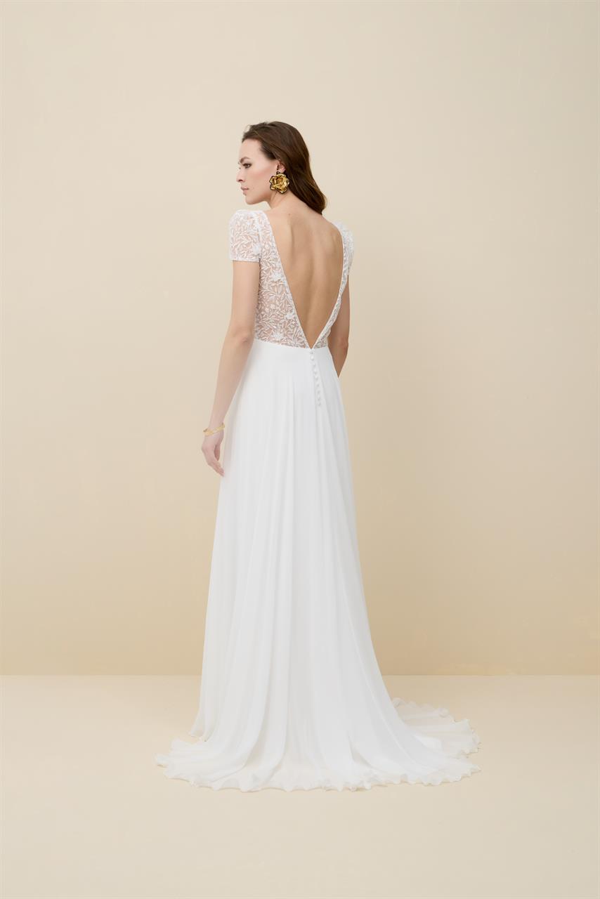 Fließendes Vintage-Brautkleid mit floraler Spitze & leichtem Chiffon-Rock Fließendes Vintage-Brautkleid mit floraler Spitze & leichtem Chiffon-Rock